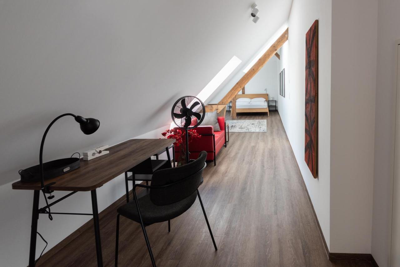 Lunas Appartements In Der Alten Schule 에센 외부 사진